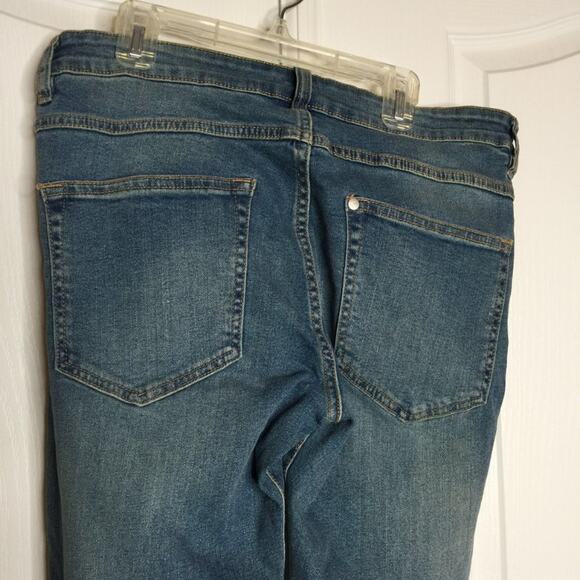 H&M Women's Skinny Jeans Low Waist Medium Wash Denim Solid Blue Size 32/32 - Picture 6 of 7